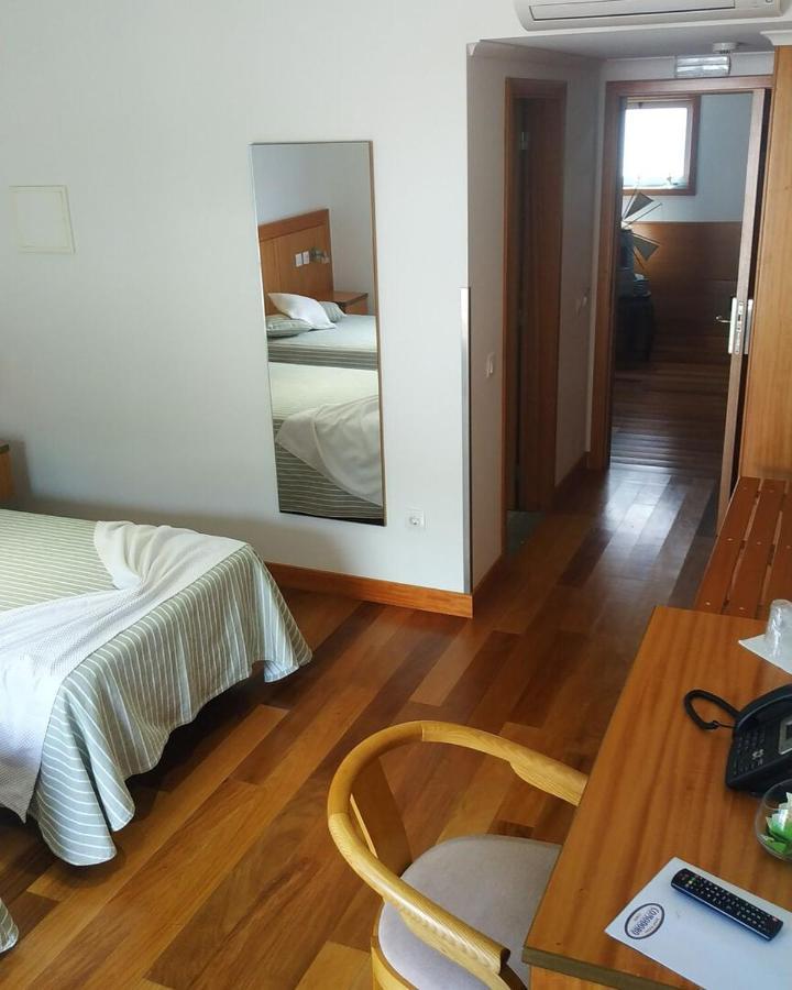 Hotel Comodoro Isla Isla Corvo Exterior foto
